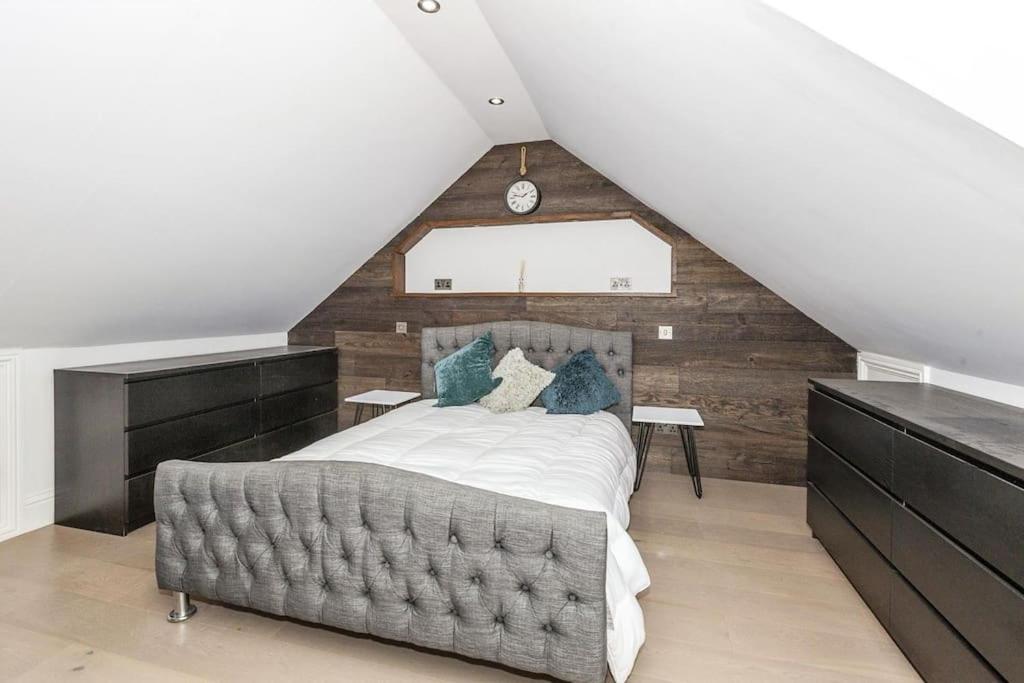 Lovely 2-Bed In Windsor Free Parking, 1 Mile From Legoland Exterior foto